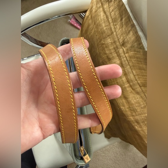 Louis Vuitton Monogram Vernis Houston Tote Bag - Picture 12 of 16